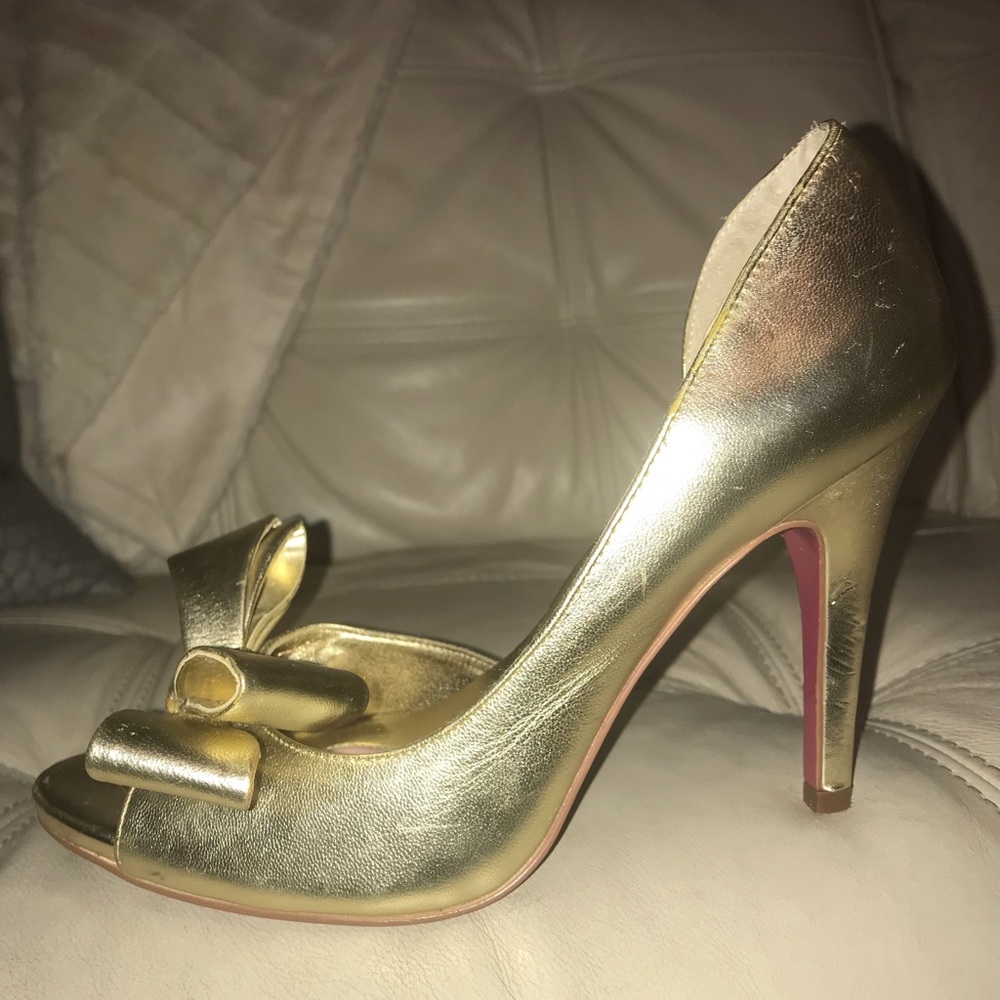 Size 7-1/2 Paris Hilton gold open toe pumps